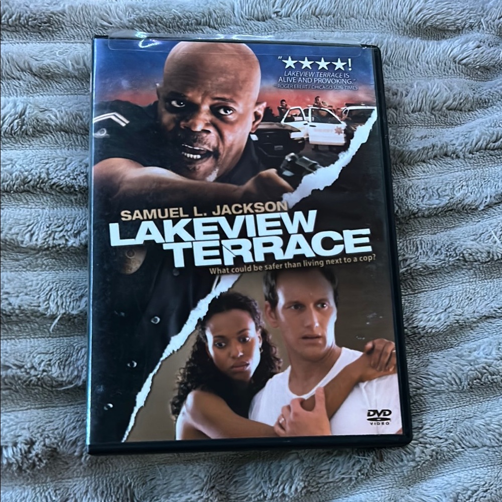 ☑️Lakeview Terrace DVD
